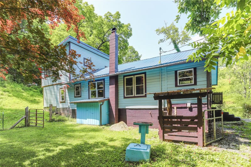 435 Mountain Cove Rd, Marshall, NC 28753