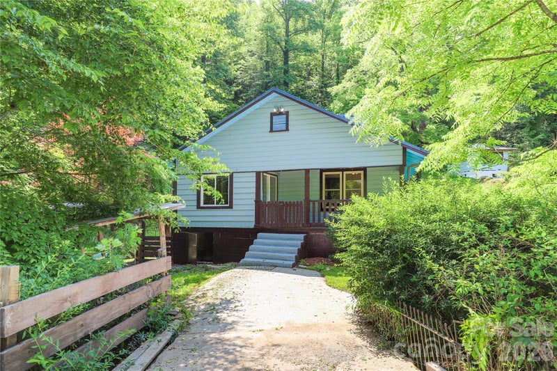 435 Mountain Cove Rd, Marshall, NC 28753