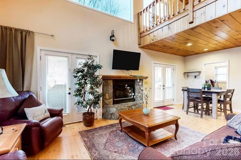 210 Tanner Trl, Waynesville, NC 28785