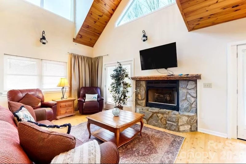 210 Tanner Trl, Waynesville, NC 28785