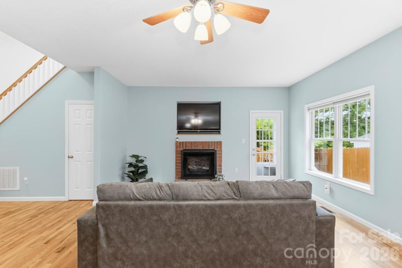 13 Triple H Dr, Asheville, NC 28806