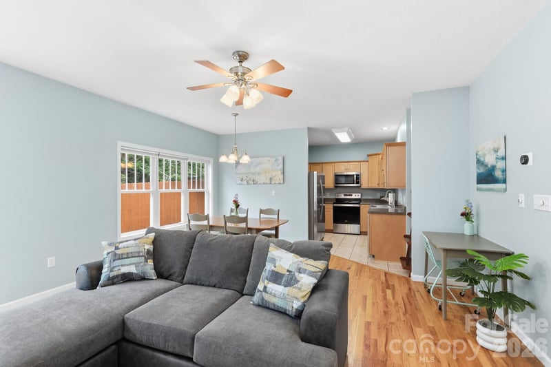 13 Triple H Dr, Asheville, NC 28806