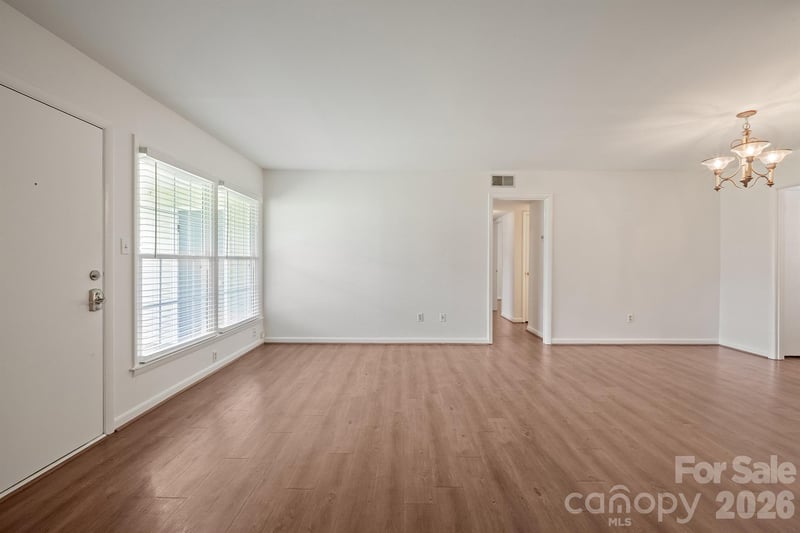 4609 Coronado Dr, Charlotte, NC 28212