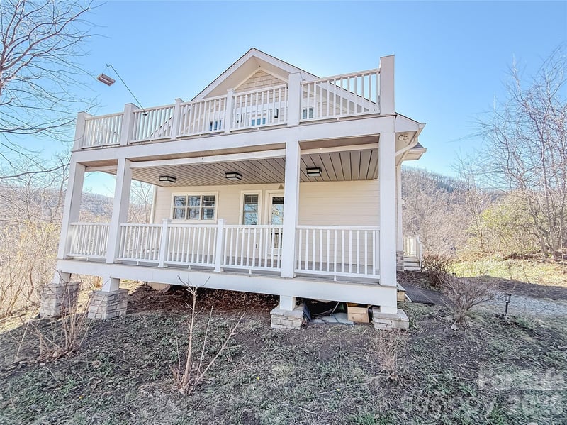 11 Lila Ln, Clyde, NC 28721