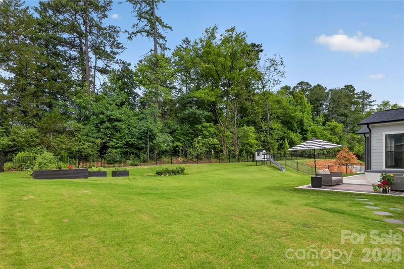 14109 White Gardens Ln, Huntersville, NC 28078