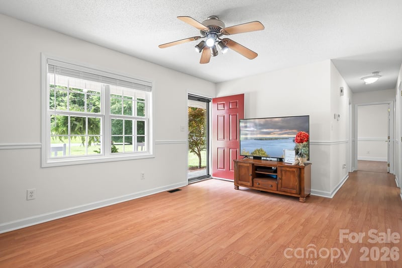 218 Vernon St, Cherryville, NC 28021