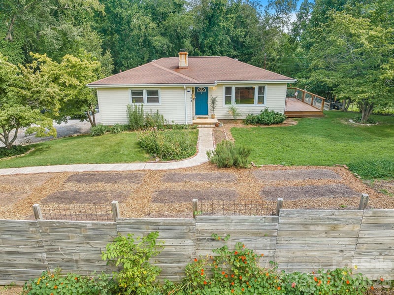 104 Justice Ridge Rd, Candler, NC 28715