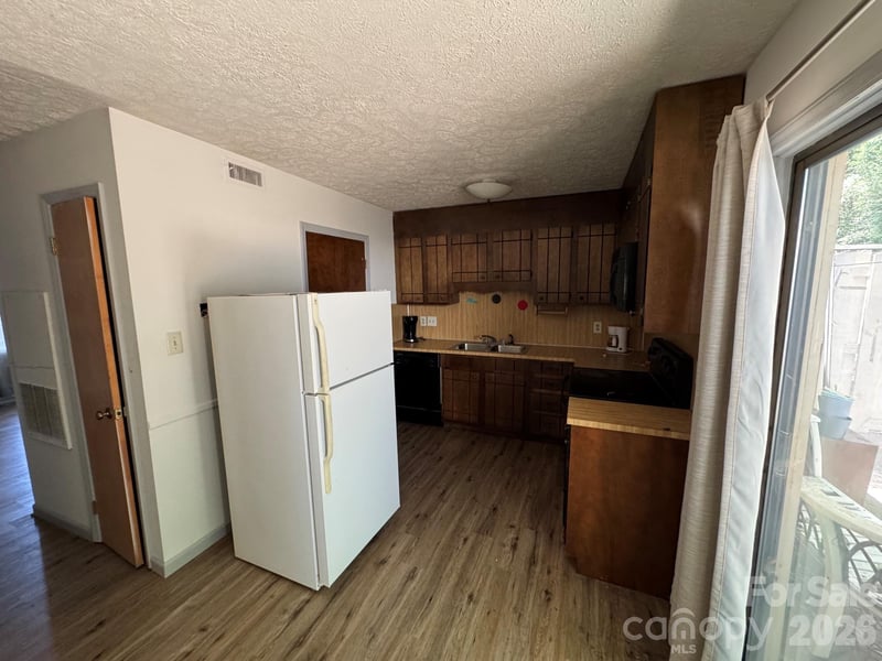 224 14th Ave #D, Hickory, NC 28602