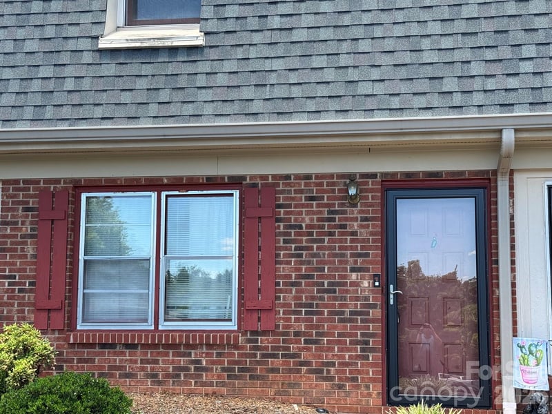 224 14th Ave #D, Hickory, NC 28602