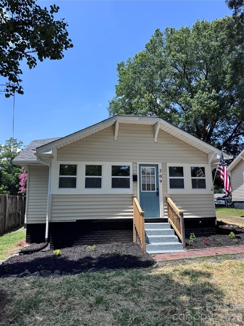 209 Caldwell St, Kannapolis, NC 28083