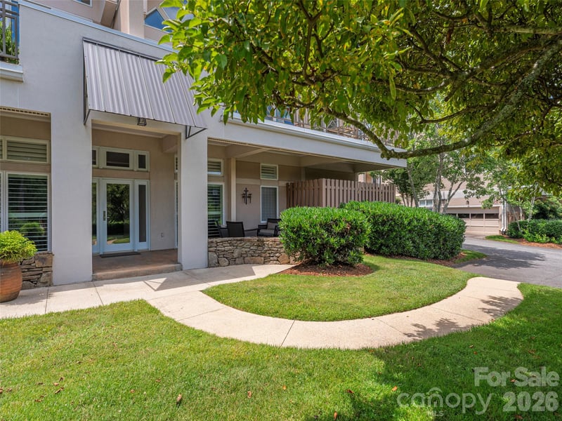 34 Dover St, Asheville, NC 28804