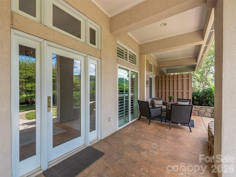 34 Dover St, Asheville, NC 28804