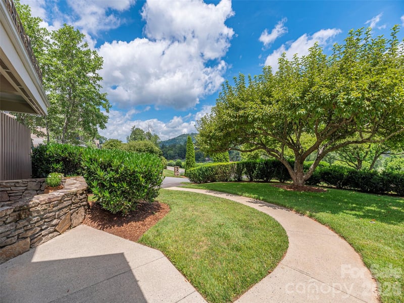 34 Dover St, Asheville, NC 28804