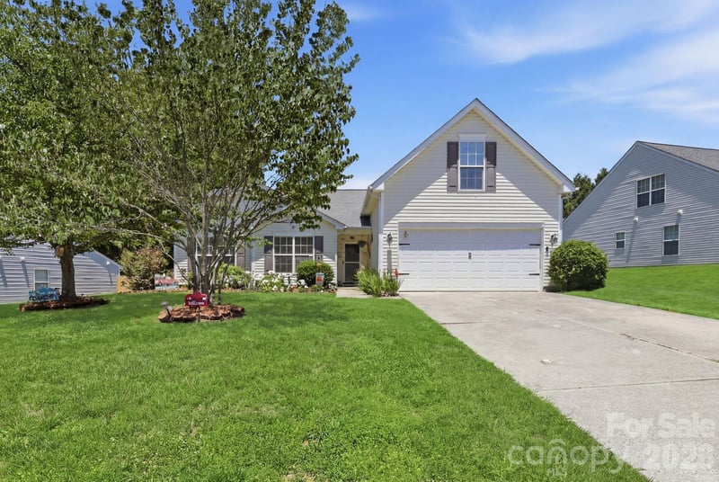 144 Golden Valley Dr, Mooresville, NC 28115