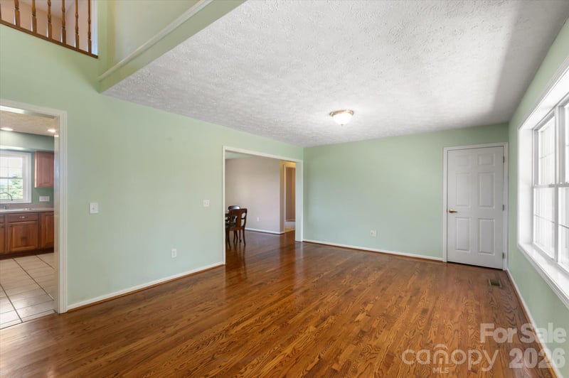 293 Sun Meadow Ln, Pisgah Forest, NC 28768