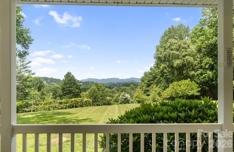 293 Sun Meadow Ln, Pisgah Forest, NC 28768