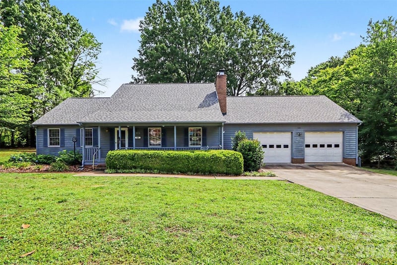 124 Catawba Ave, Mooresville, NC 28115