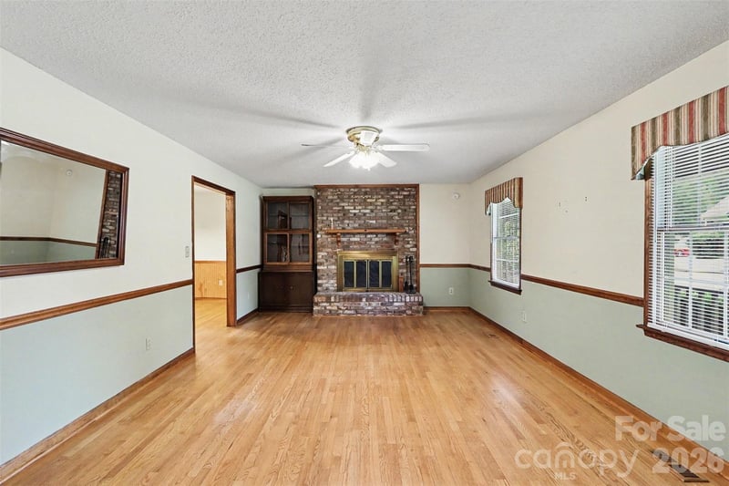 124 Catawba Ave, Mooresville, NC 28115