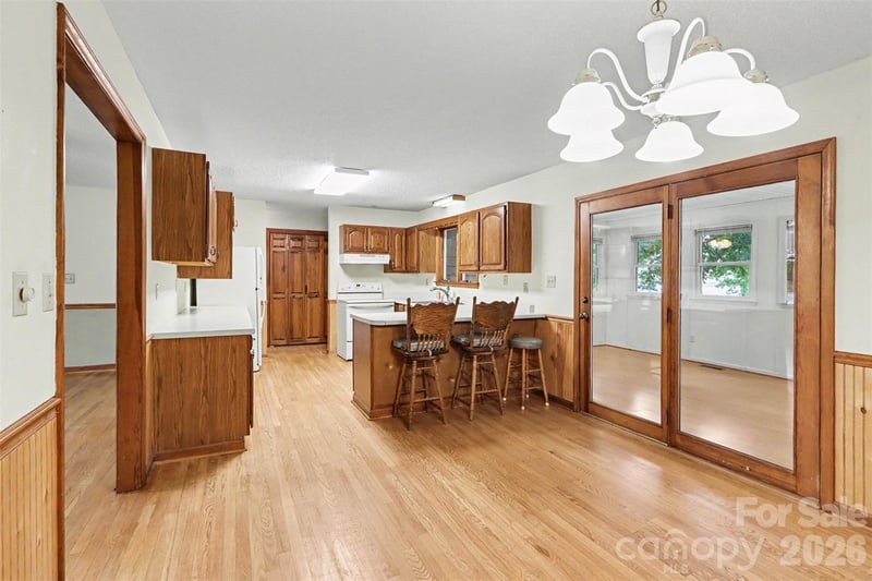 124 Catawba Ave, Mooresville, NC 28115