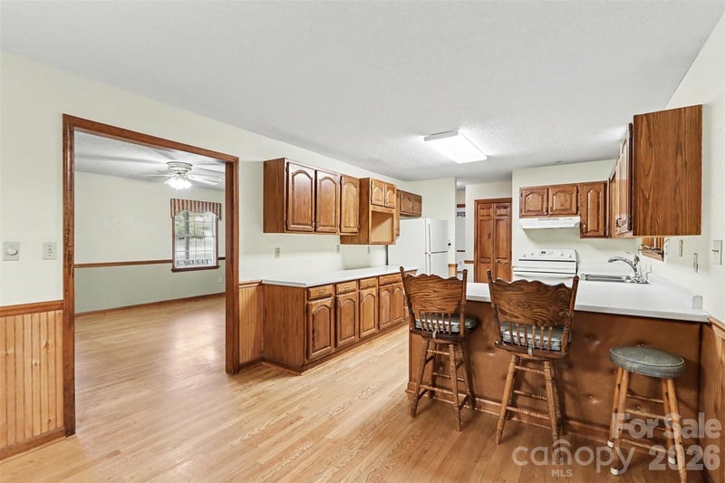 124 Catawba Ave, Mooresville, NC 28115