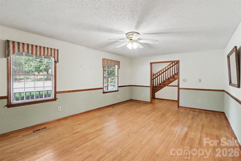 124 Catawba Ave, Mooresville, NC 28115