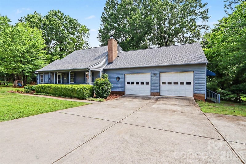 124 Catawba Ave, Mooresville, NC 28115
