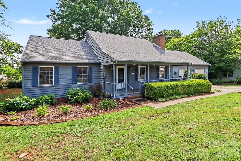 124 Catawba Ave, Mooresville, NC 28115