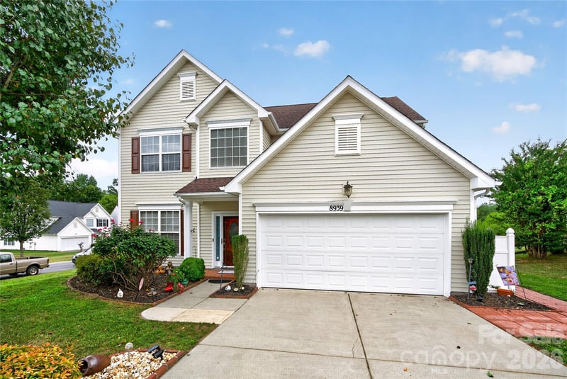 8939 Firestreak Dr, Charlotte, NC 28216