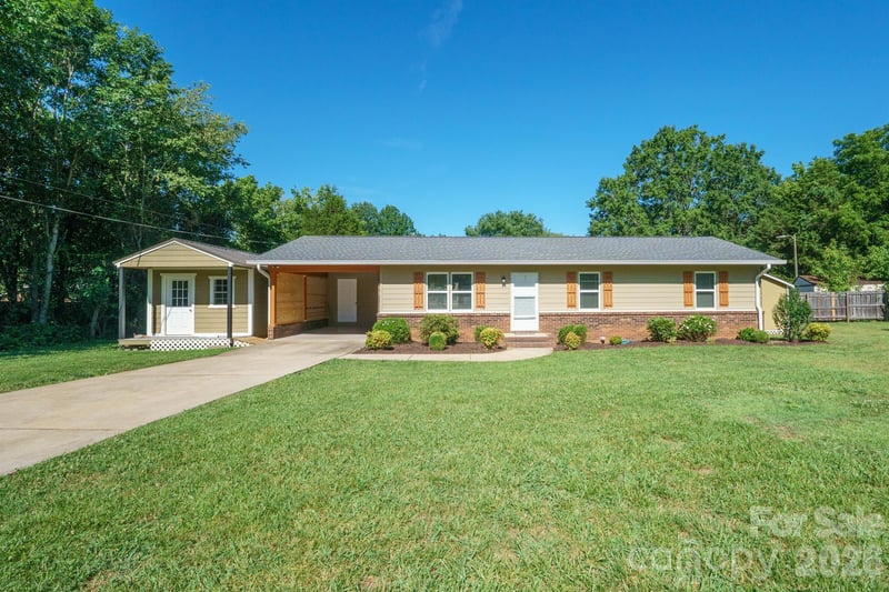 111 Lois Ct, Statesville, NC 28625