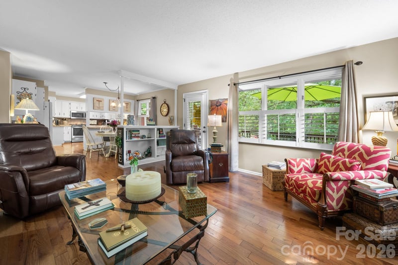 446 17th Avenue Dr, Hickory, NC 28601