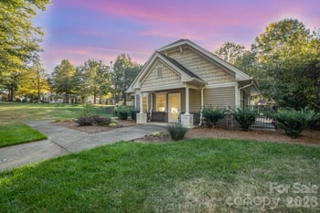 8955 Rosalyn Glen Rd, Cornelius, NC 28031
