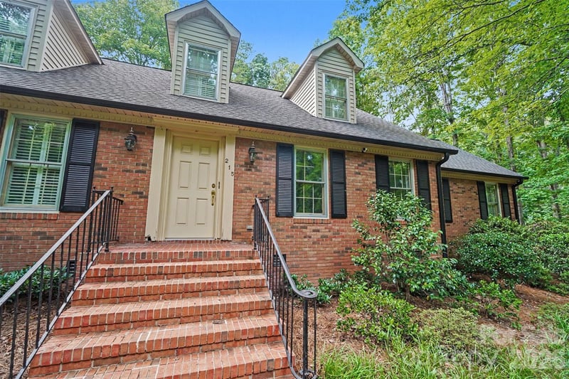 215 Chedworth Ct, Concord, NC 28025