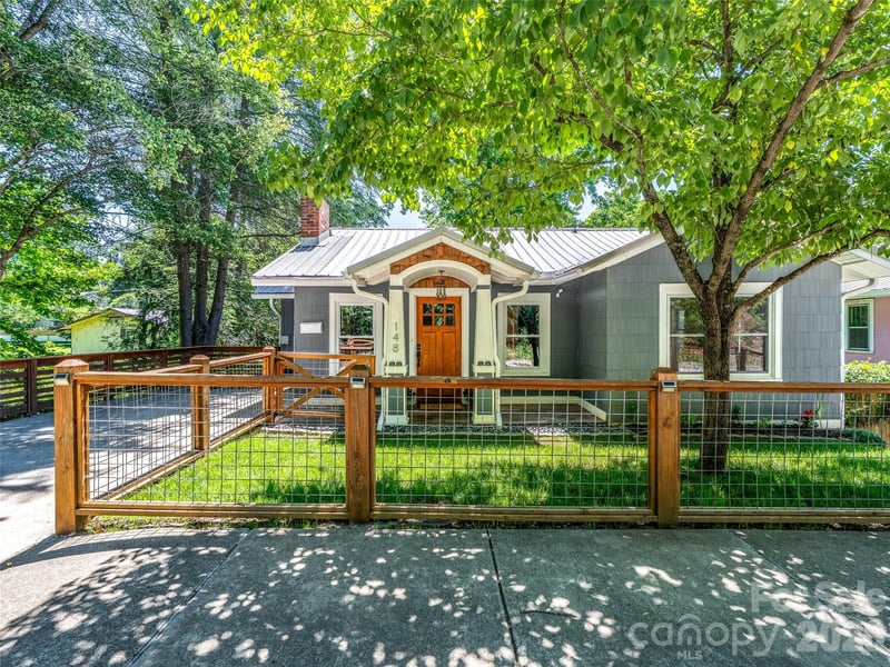 148 Sand Hill Rd, Asheville, NC 28806