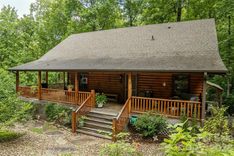 700 Howard Dr, Lake Lure, NC 28746