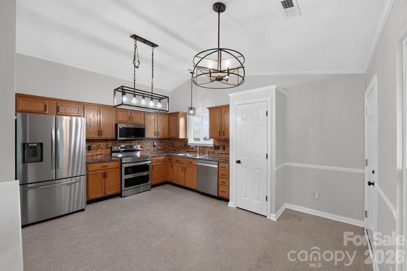 4883 Renfrew Dr, Concord, NC 28027