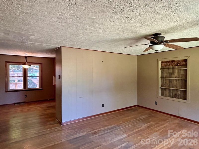 169 Double Island Rd, Burnsville, NC 28714