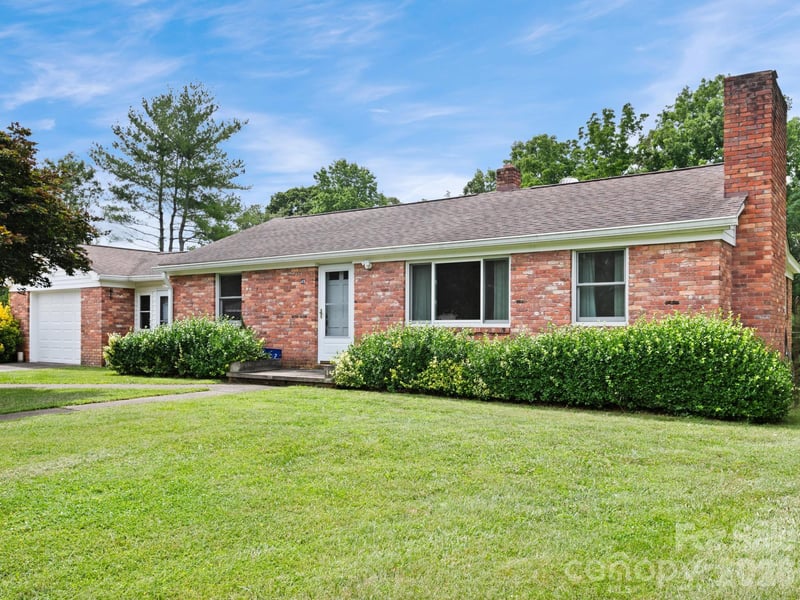 49 Hickory Tree Rd, Asheville, NC 28805