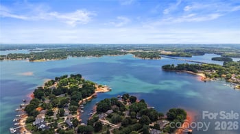 21024 Norman Shores Dr, Cornelius, NC 28031