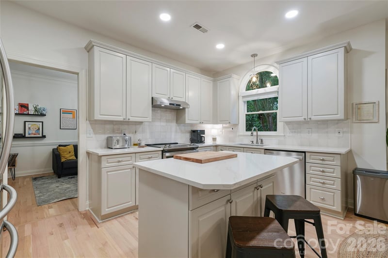 16002 Prestwoods Ln, Huntersville, NC 28078