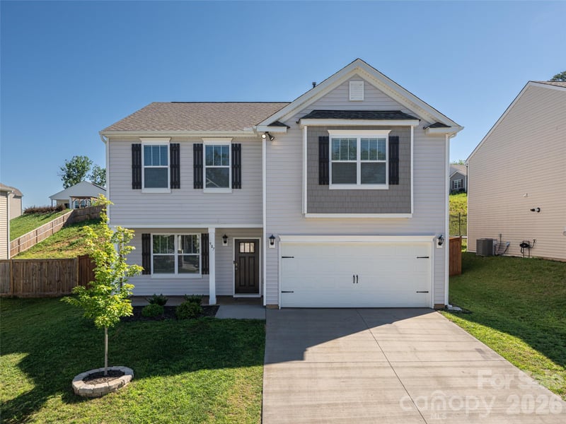 907 Newport Ct, Asheville, NC 28806