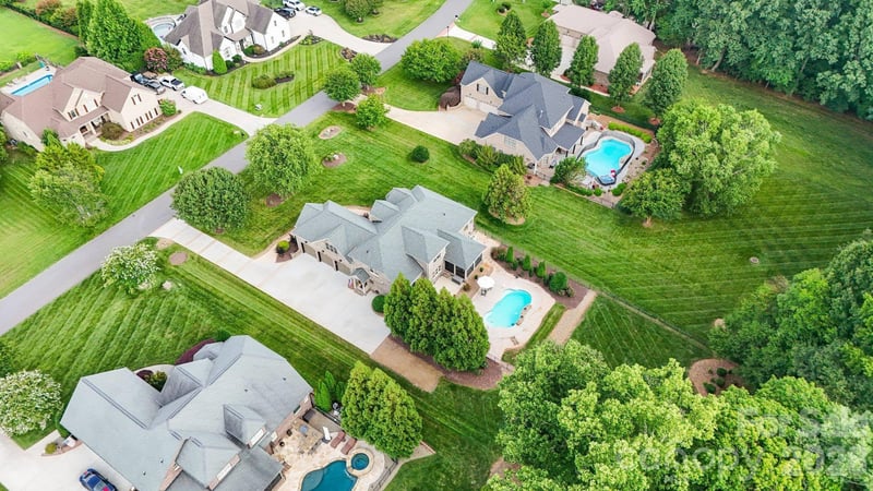 160 Riverchase Ln, Mooresville, NC 28115