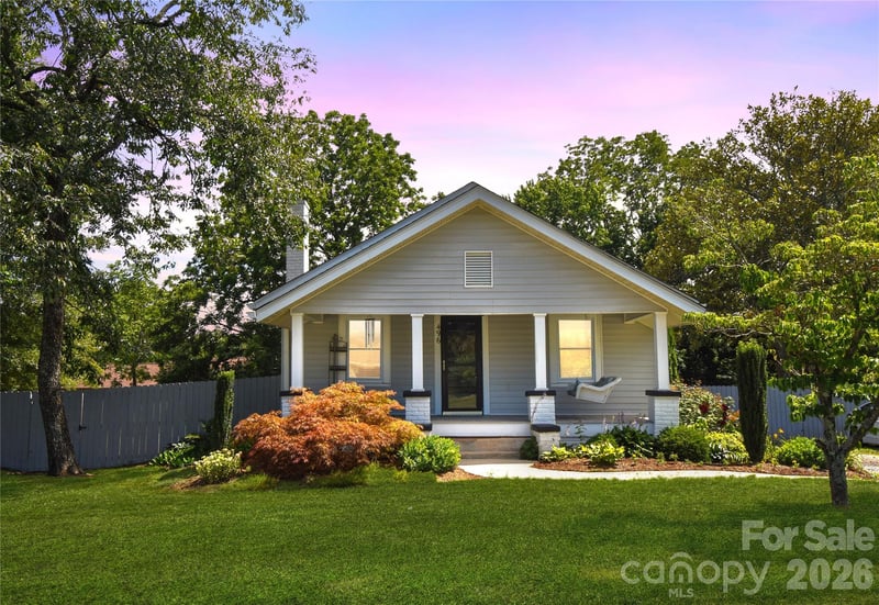 496 14th Ave, Hickory, NC 28601