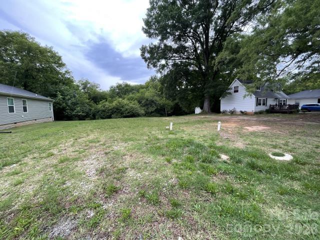 19633 Ferry St, Cornelius, NC 28031