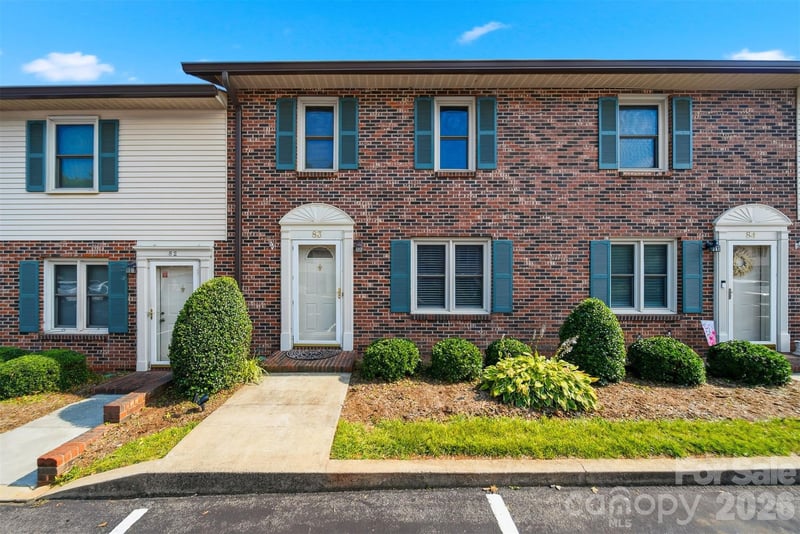 1330 5th St #83, Hickory, NC 28601