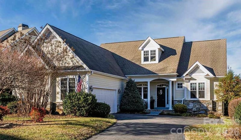 40 Bunker Ct, Mills River, NC 28759