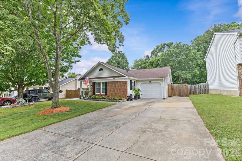 7130 Bluff Wood Cv, Charlotte, NC 28212