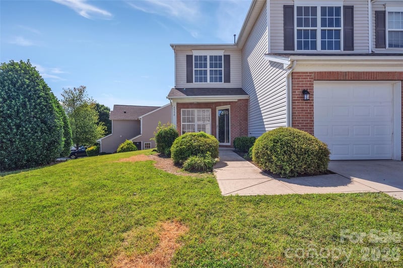 8558 Carolina Lily Ln, Charlotte, NC 28262