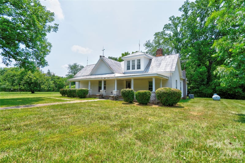 1813 Saint Marks Church Rd, Crouse, NC 28033
