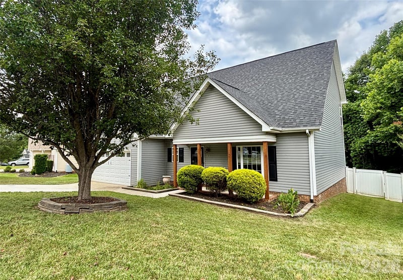 229 17th Ave, Hickory, NC 28602