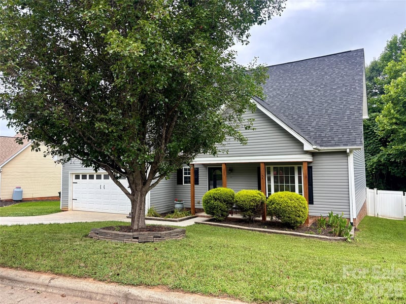 229 17th Ave, Hickory, NC 28602